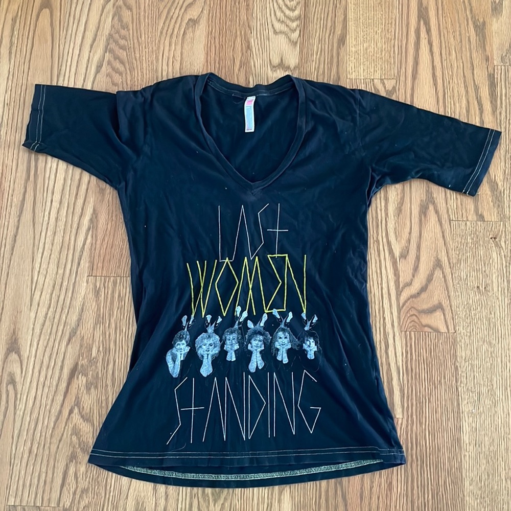 UO Last Women Standing v-neck graphic tee